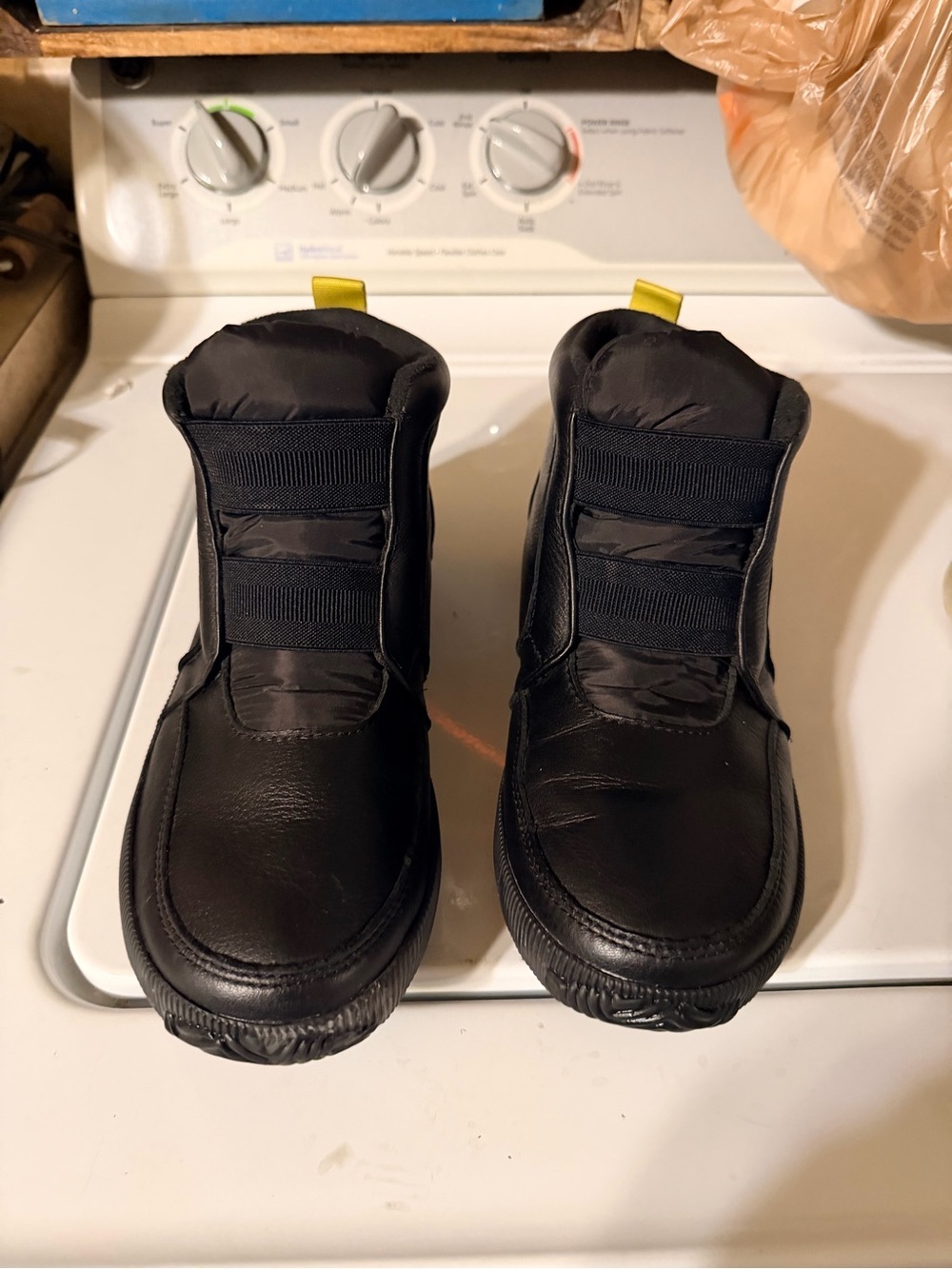 Sorel Out N About Plus Black Leather Slip On sneaker Ankle Boots sz 9.5